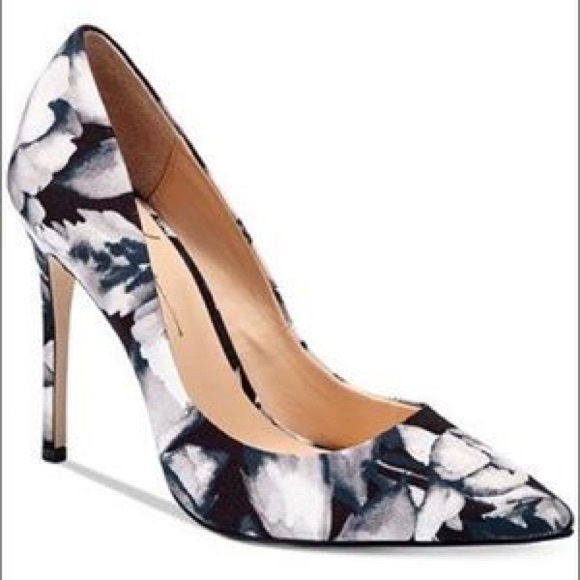 Daya by Zendaya Atmore II Black/White/Floral Pumps - Picture 1 of 5